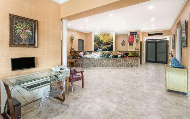 Ramada by Wyndham Asheville Southeast