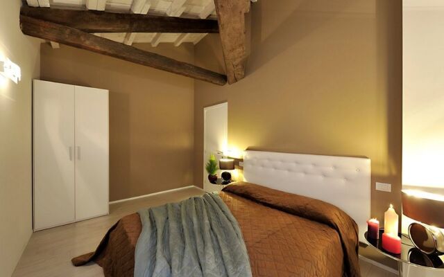 Lovely Canal View Apartment