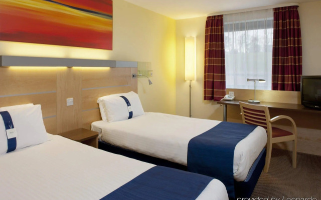 Holiday Inn Express Dunfermline by IHG