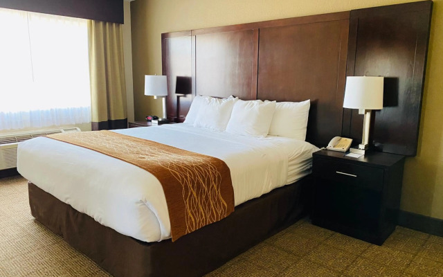 Comfort Inn & Suites