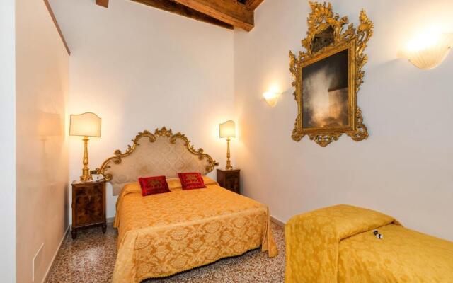 Luxury Venetian Rooms