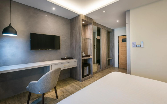 Nadee 10 Resort & Hotel