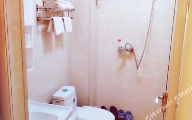 Yuhuagong Motel