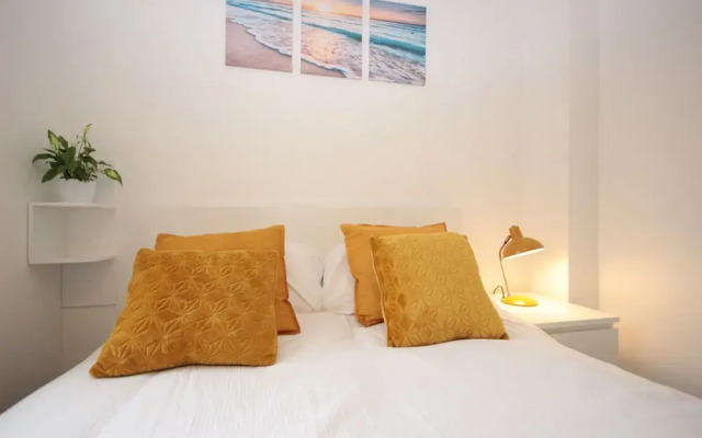 HU1 Marina Hub (sleeps 4)