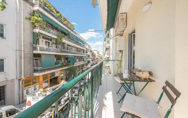 Stylish 2BDR Apt by Acropolis
