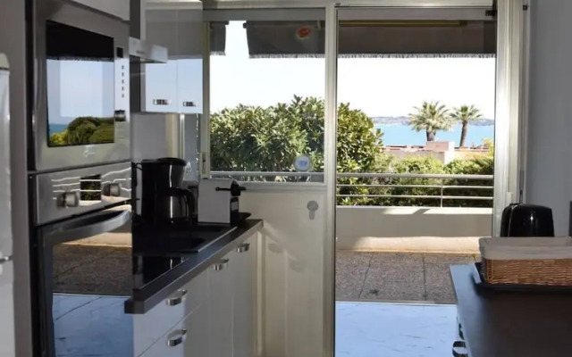 Sea View in Golfe-juan Near Cannes Beach