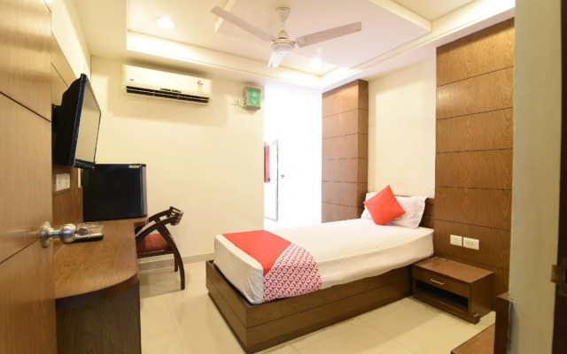 Oyo 27829 Luxury Home
