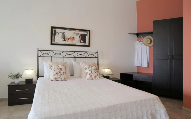 Yalis Hotel