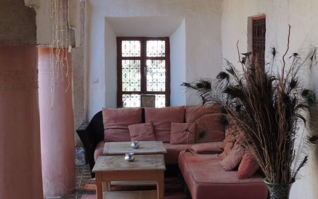 Dar Qamar