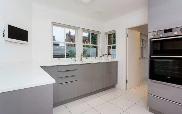 Veeve - Family Flourish