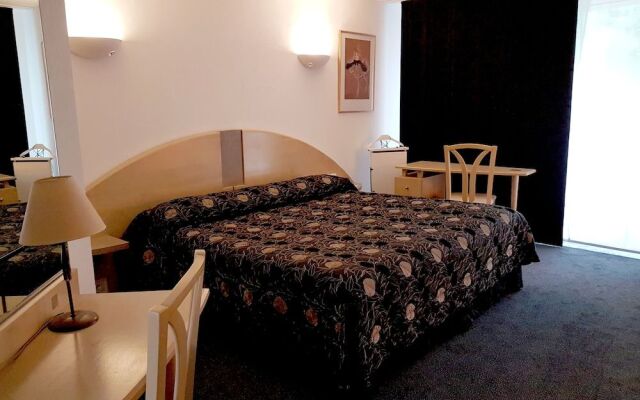 Logis Hôtel Restaurant Spa Parenthèse