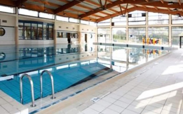 Studio in Bourg-Saint-Maurice, with Wonderful Mountain View, Pool Access, Furnished Balcony
