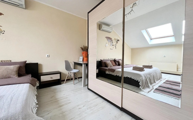 Rental Family Rooms (Рентал Фэмили) на улице 25 Октября