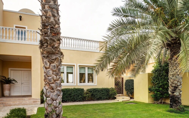 The Palm Jumeirah Villas - Frond E
