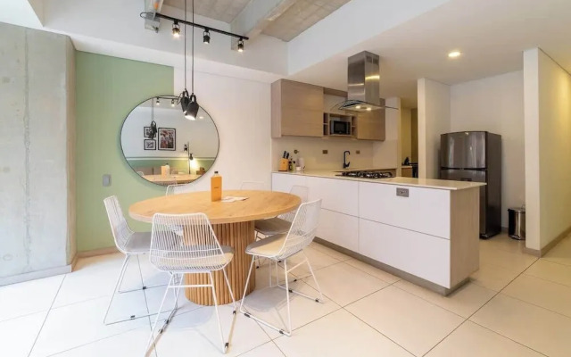 Panoramic 3 BR w/ Balcony in Laureles Medellín