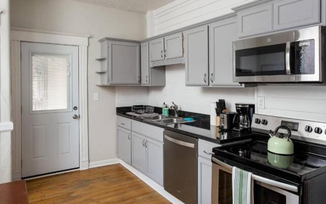 1858 Edgeland Avenue, Unit One