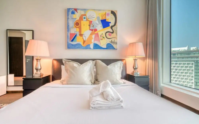 Royal Seaside Retreat w Balcony at the Palm