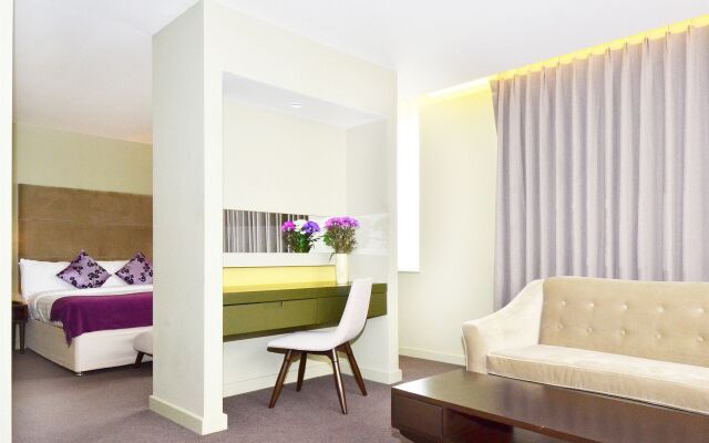 Axiom Park Hotel