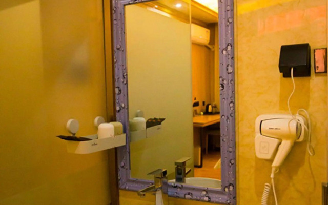 Junyi Apartment Hotel (Wei County Mingshui Road)