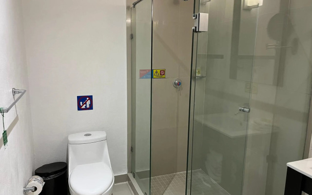Suites Malecon Cancun