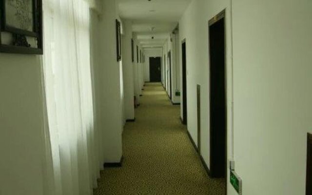 Linzhi Yujiangnan Hotel