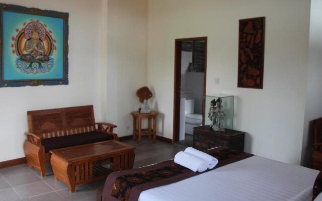 Nur Guest House