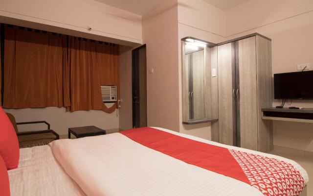 OYO Flagship 37831 Hotel Hem Executive