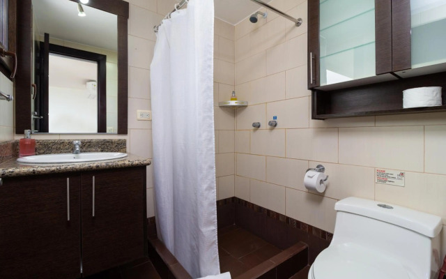 Galapagos Apartments - Bay View House