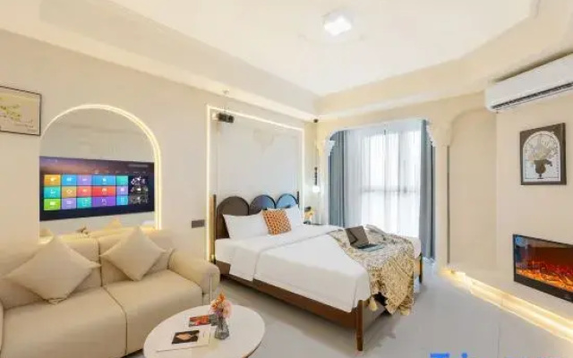 "Town Talk •THEMOMENAPARTMENTAesthetic Designer LOFT  (Nantong Vocational University Branch)