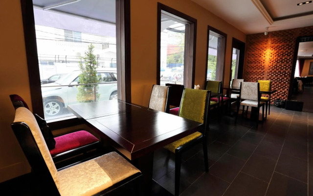 Arunreas Hotel