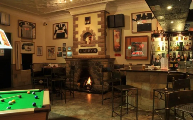 Cathedral Peak Hotel