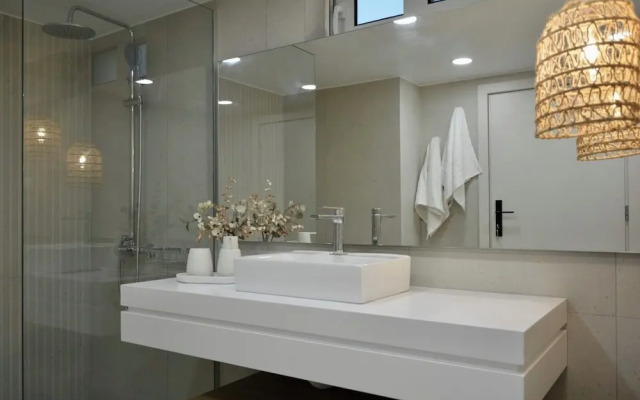 Villa Fleria Seaside Studios & Apts