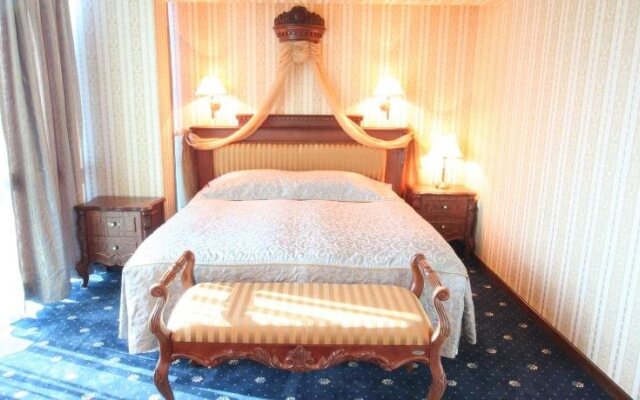 Efir Hotel