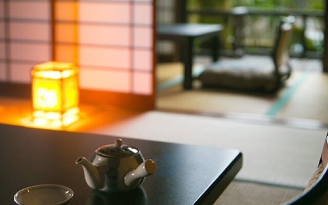 Motoyu Ryokan