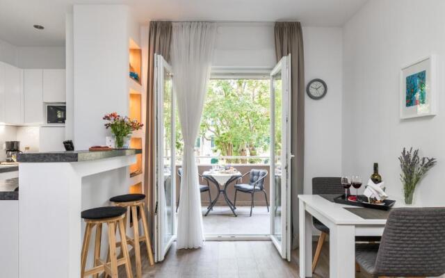 Top Location Apartment "Park"