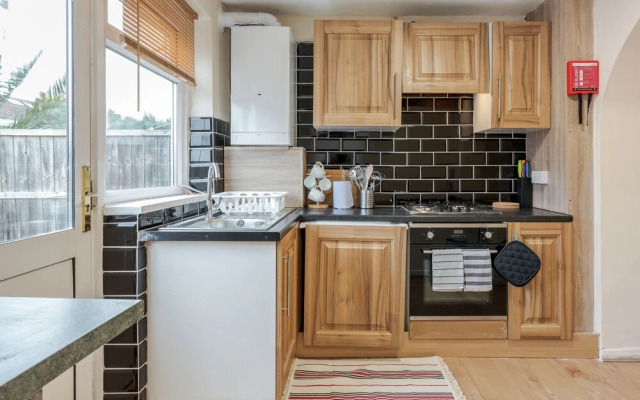 Beautiful 2-bed House in Quiet Cul-de-sac