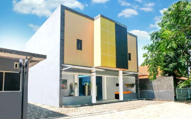 Kendal Residence by OYO Rooms