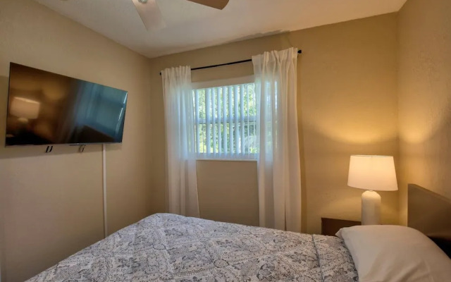 Sunny Escape-heated Pool