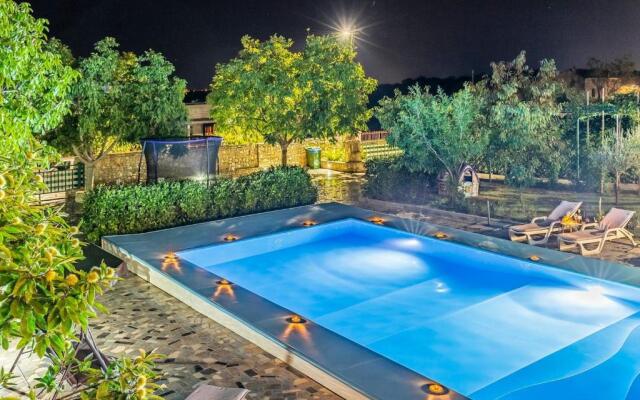 All Seasons Apartment