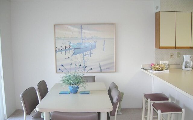 Harbour Island 39F by RedAwning