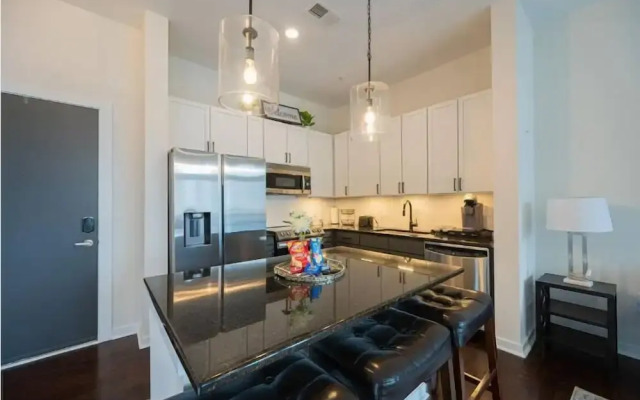 Modern Luxury Apartment with Gym 410