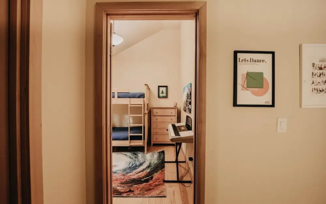 40gs Wifi - W/D Hot Tub - Sleeps 8