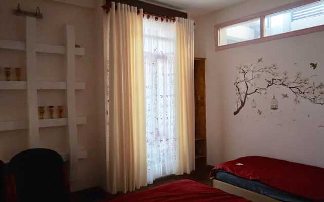 Bac Huong House - Hostel