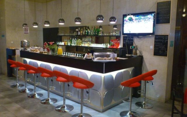 Silver Beach Retro Hotel