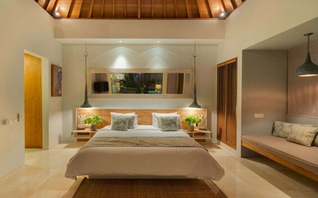 Luxury 4 Bedroom Villa With Private Pool, Bali Villa 2043