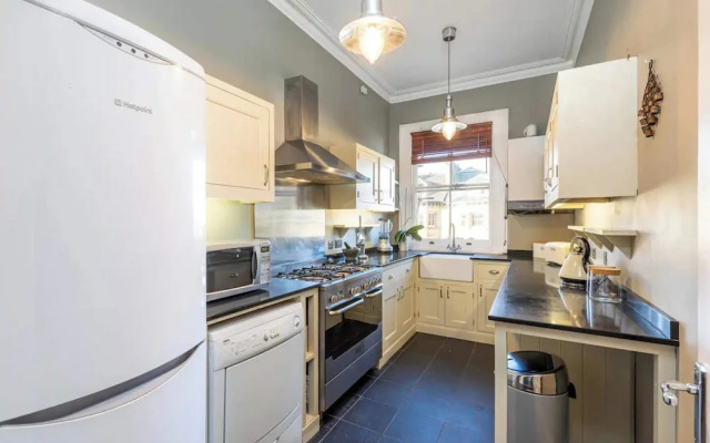 Spacious Central Hove Beach Flat