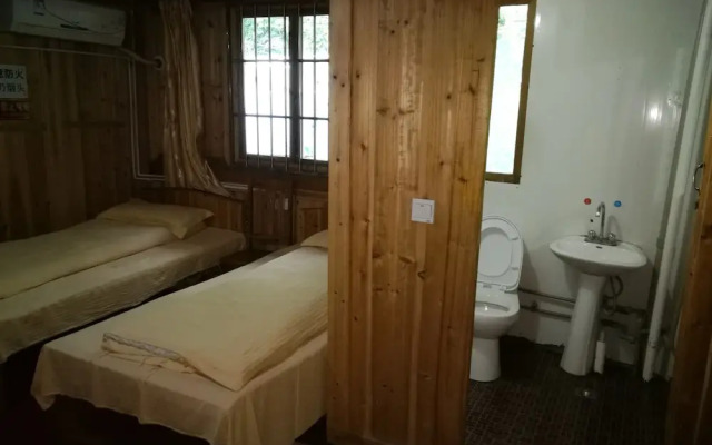 Spring Orchid Youth Hotel