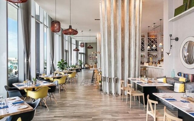 Hide Beach Residences
