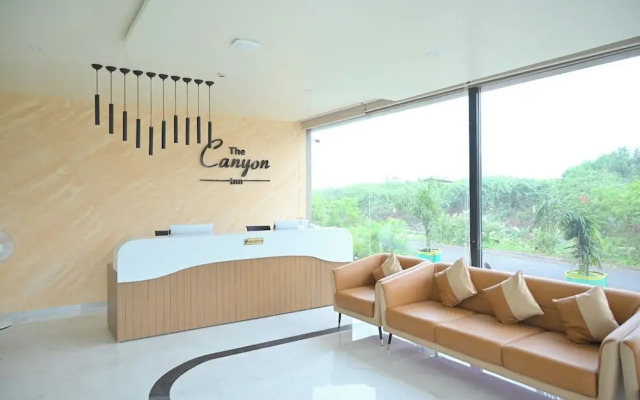 StayGuru The Canyon Inn