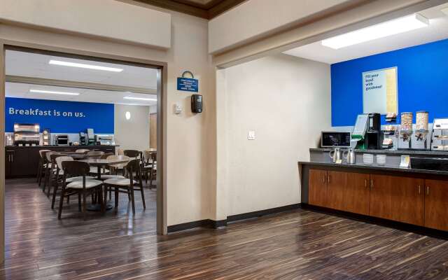 Days Inn by Wyndham Medicine Hat